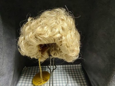 New Kemper Doll Wig Annie 10-11 Pale Blonde NOS. Curly Short Elegant Wig. 