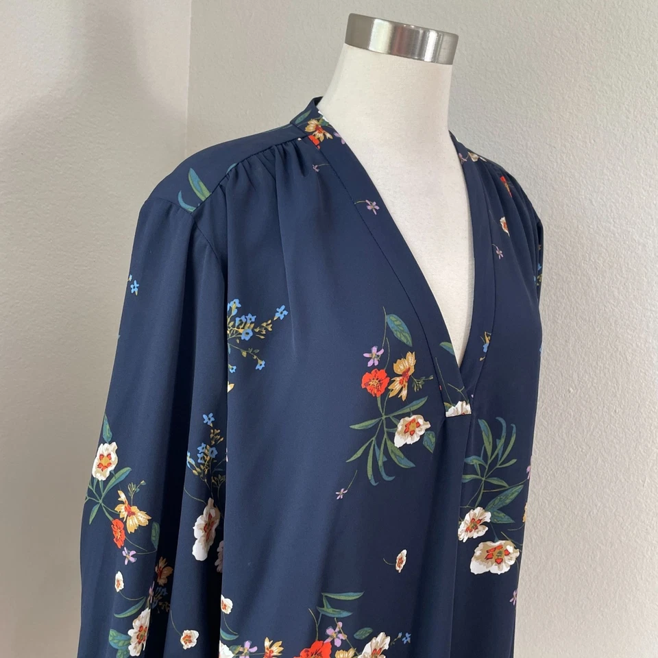Vince Camuto женщин плюс 3 X темно-синий цветочный блузка V шеи длинным рукавом туника Топ - Изображение 2 из 4