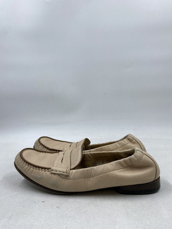 Salvatore Ferragamo Creme Leather Loafers W 8