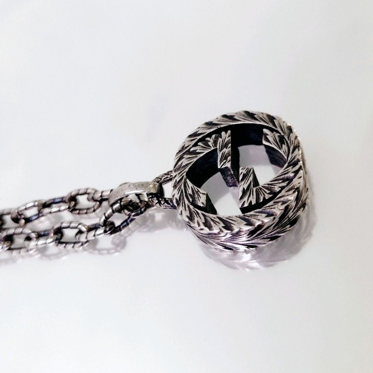 GUCCI Interlocking G Arabesque Silver Necklace Un… - image 6
