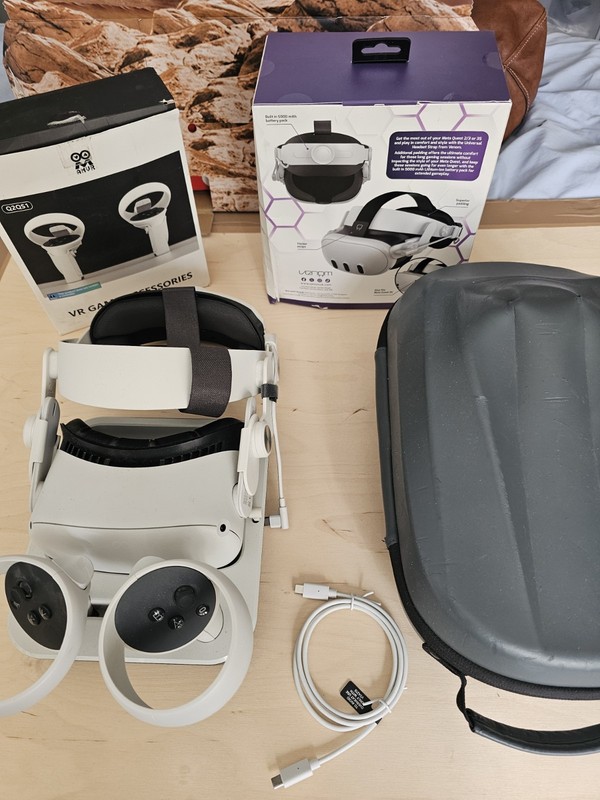Oculus Meta Quest 2 128GB Standalone VR Headset with Controllers and Case Boxed