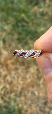 Ring 9 kt Gold natürlicher Rubin und Diamant