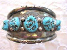 VINTAGE HUGE HEAVY NAVAJO STERLING SILVER KINGMAN TURQUOISE ROW CUFF BRACELET