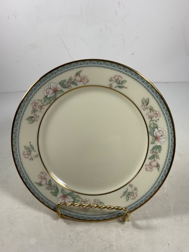 Set of 5 Lenox Serenade Pattern Plates- 2 Bread, 2 Salad, 1 Saucer Plate - Picture 5 of 13