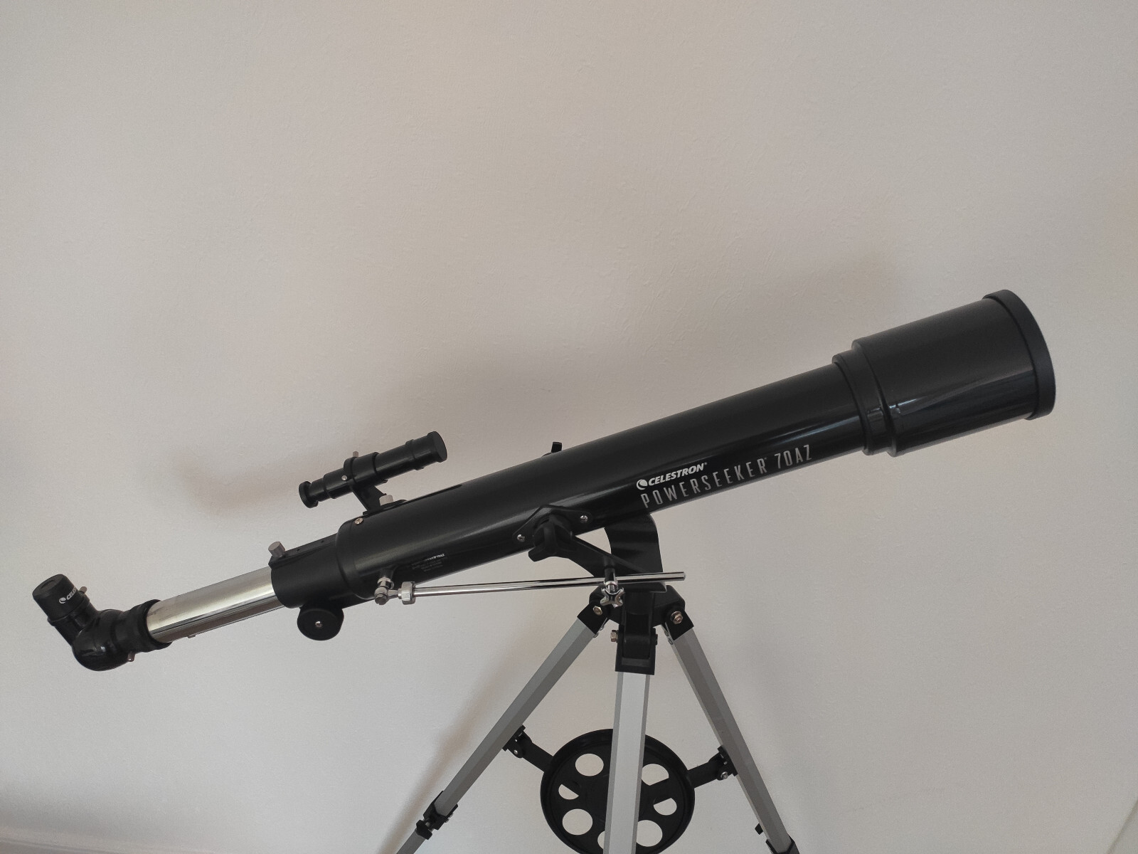 Celestron PS70/700 PowerSeeker 70AZ with tripod Refractor telescope