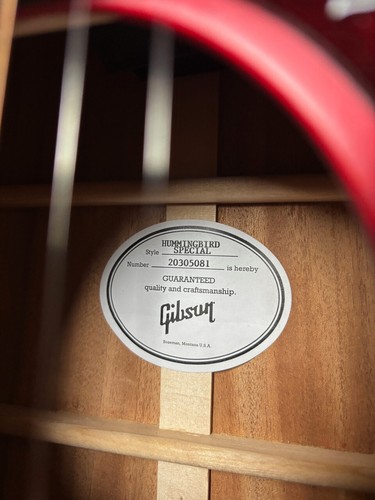 Gibson Hummingbird Special Cherry Sunburst - Picture 11 of 17