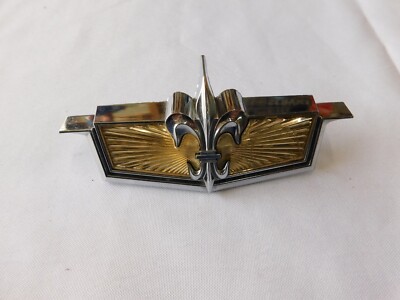 NOS OEM GM 1975 1976 Caprice Header Panel Emblem Ornament 
