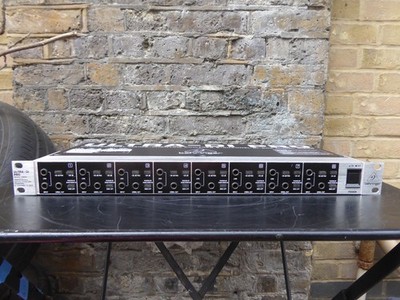 Behringer DI800 Ultra-DI Pro Professional Mains/Phantom Powered 8-Channel DI Box