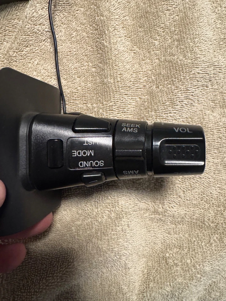 SONY XR-C9100 CASSETTE PLAYER & RM-X4S Remote Rare Car Audio - Image 4 of 4