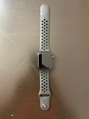Apple Watch SE Nike 40mm GPS Space Gray Aluminum Gray