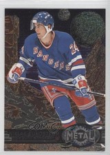 1996-97 Fleer Metal Universe Niklas Sundstrom #102 gs7