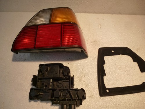 VW Golf 2 - Rücklicht rechts mit Lampenträger 19194512 + 191945258