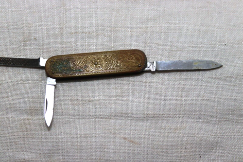 Pocket Kkives Lot of 5 Vintage All 3-3.5" Long with Folded In Blades All Small - Picture 6 of 12