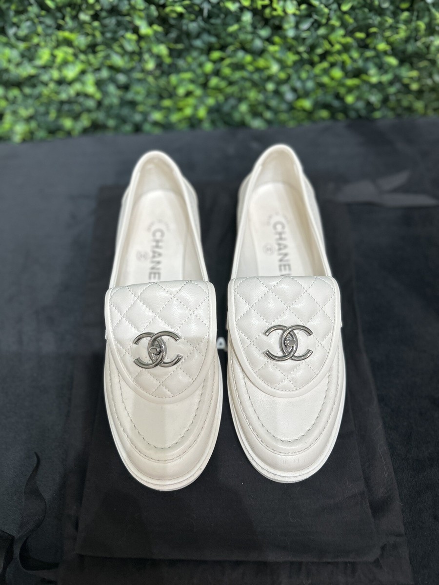 CHANEL Lambskin CC Turnlock Moccasin Loafers Size FR 37 / US CHANEL Lambskin CC Turnlock Moccasin Loafers Size FR 37 / US