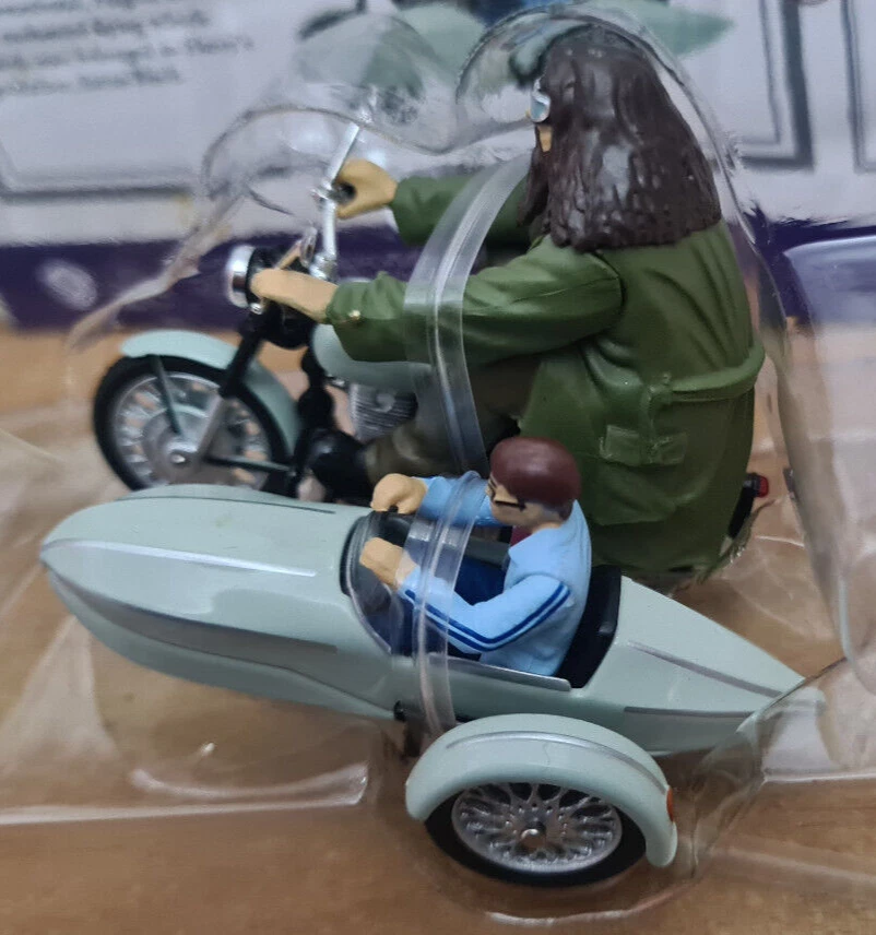 Harry Potter Hagrid's Motorcycle con Hagrid e Harry - 7cm Die Cast Corgi - Immagine 3 di 4