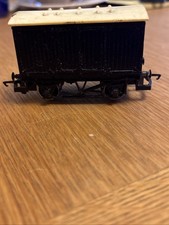 Hornby OO Gauge Model Railways Box Van R009-20