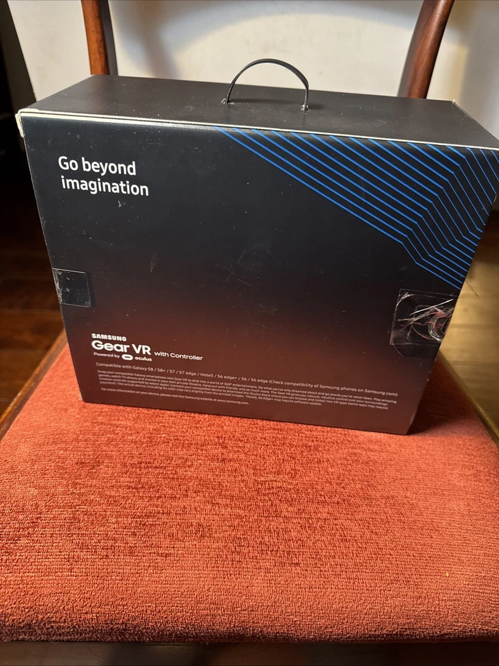 Samsung GEAR VR With Controller, Powered By Oculus, MSRP 129.99, New In Box - Image 3 of 4