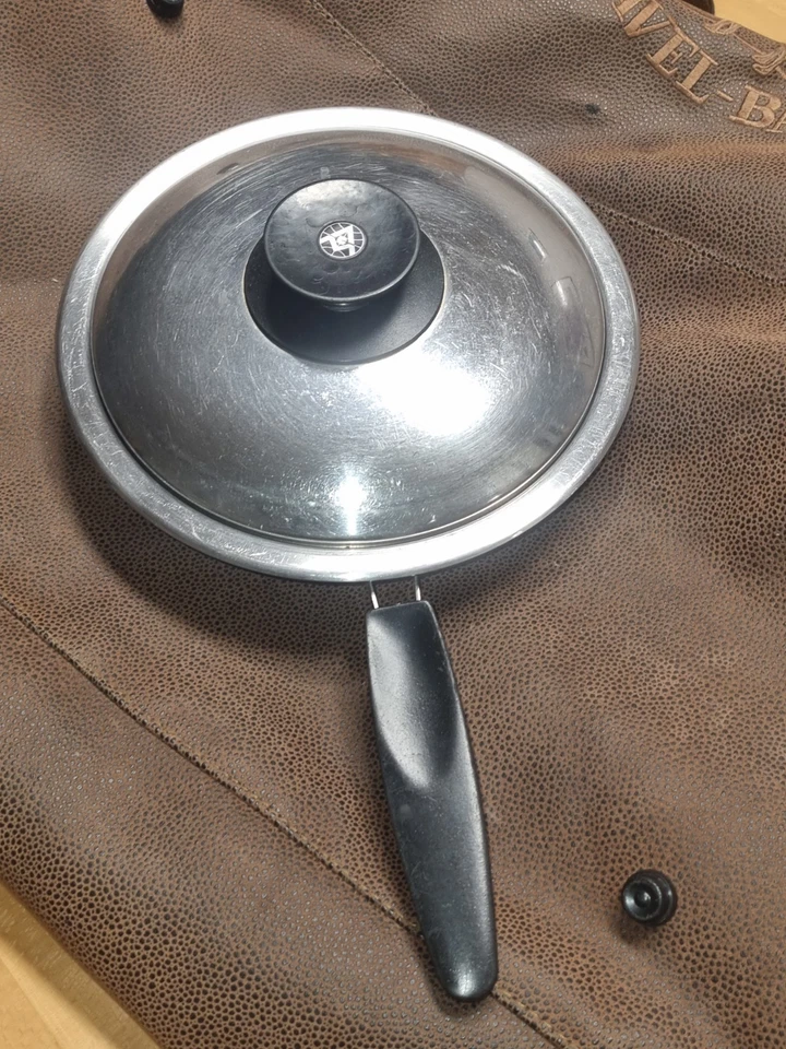 AMC -Steak  Pfanne mit Deckel 0,8 L  20cm Durchmesser 