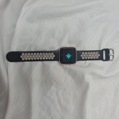Fitbit Versa FB504 Fitness Smartwatch Peach/Rose Gold (CFU)