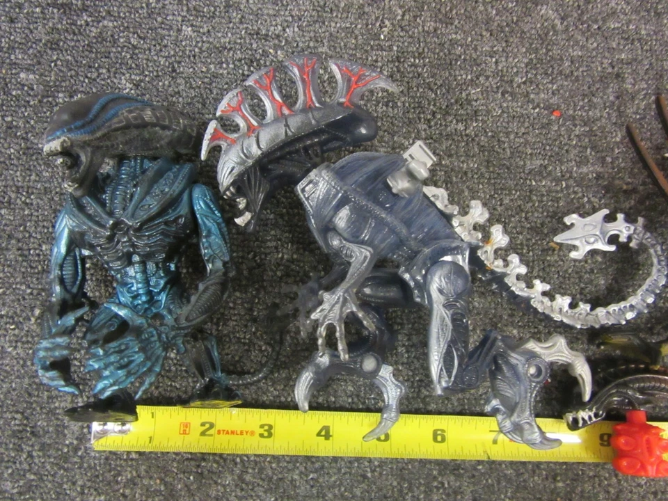 ALIENS figures Kenner Fox 1992 Blue Xenomorph Winged Flying Queen Boar Alien - Image 3 of 4