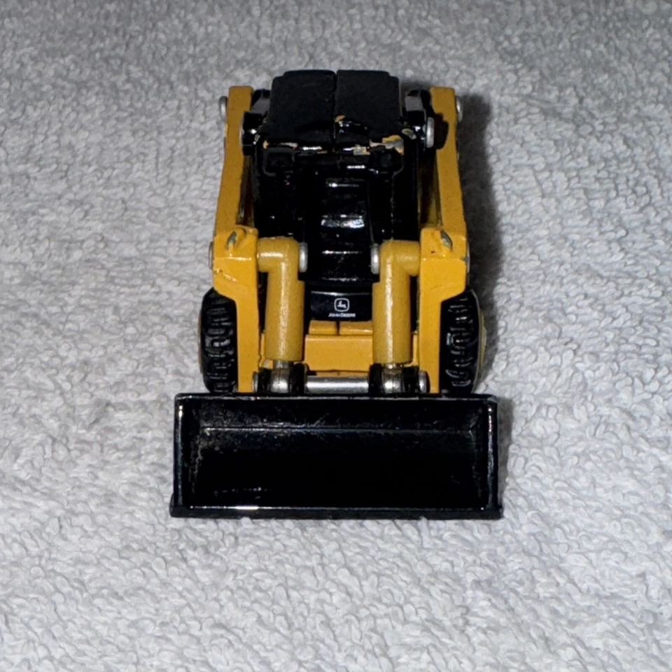 Ertl 1/64 John Deere 320D Skid Steer Model Loader - Image 3 of 4