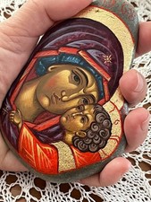 Icona ortodossa Vergine Maria su pietra naturale di mare - dipinta a mano