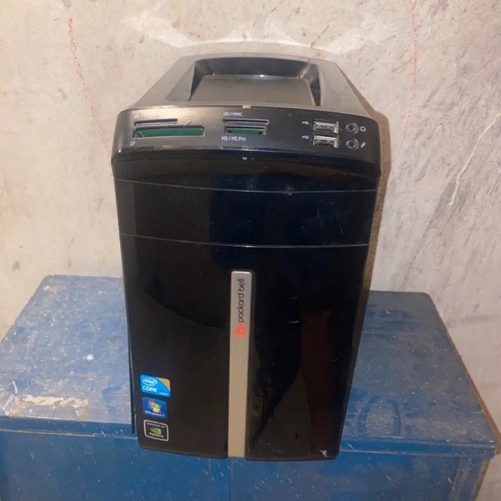 Packard Bell PC desktop tower nero/argento con lettore schede USB 2.0 PS/2