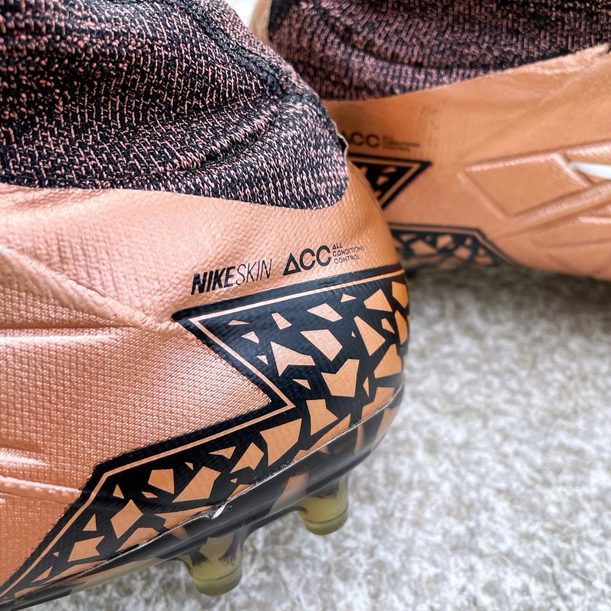 NIKE HYPERVENOM PHANTOM II (2) FG * 747213-903 * 10.5 US * BRONZE