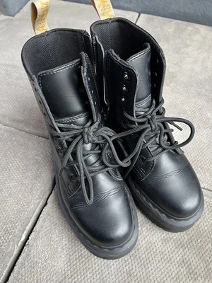 Dr. Martens Jadon II Mono