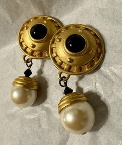 Vintage Clip On Statement Earrings Teardrop Pearl Cabochon Dangle Drop