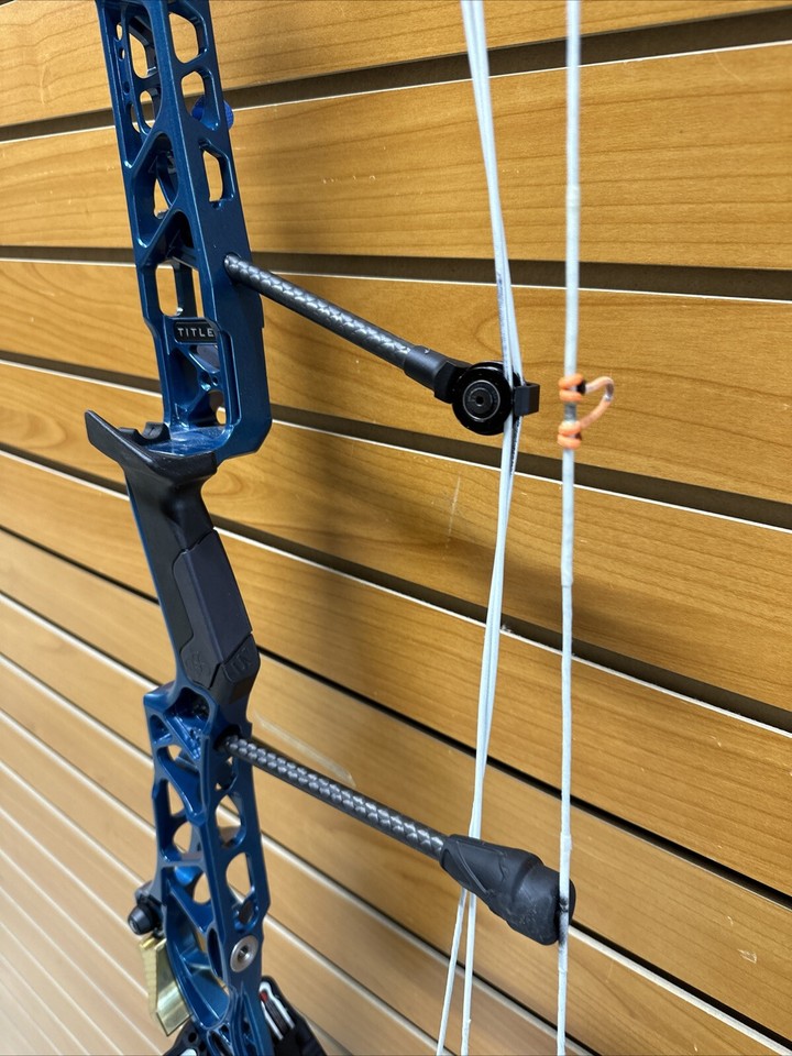Mathews title 38 target compound bow right handed teal or electric