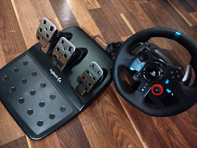 Logitech G29 Driving Force Lenkrad + Pedale PS5 PS4 PS3 PC   kaum benutzt