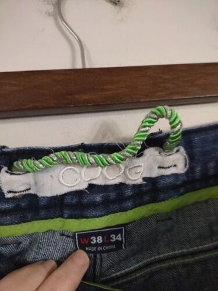 COOGI Jeans Embroidered Baggy Y2K 90s Hip Hop Patch EUC Mens size 38x34 - Image 4 of 4