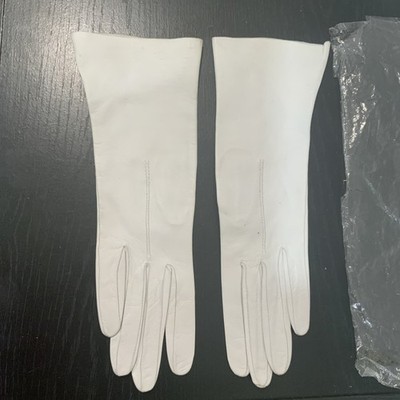 Capretto Lavabile Gloves  Italian Vintage Size 6.1/2''  WHITE Eyelet Leather