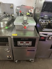 Henny Penny 600 Natural Gas Pressure Fryer- W/ Basket  Handle- Oil Filtration
