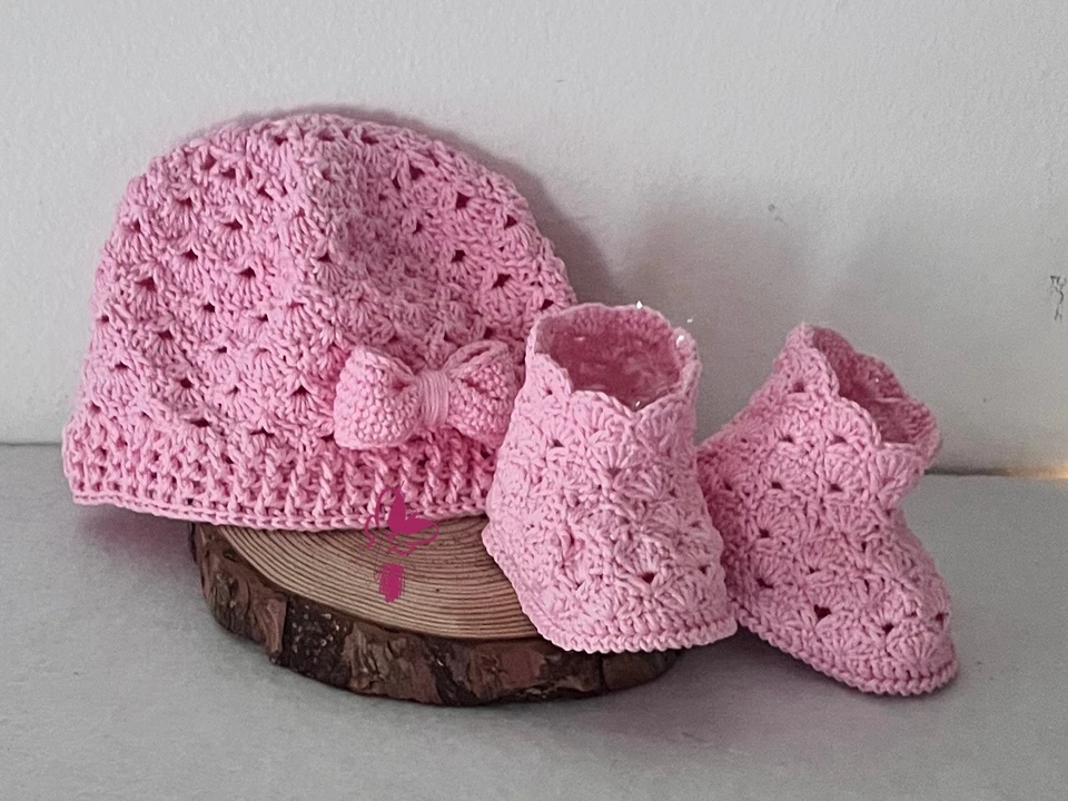 Set berretto e stivaletti, rosa, cotone, 0-3 mesi, uncinetto, nascita, benvenuta - Immagine 3 di 4