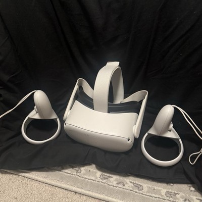 Oculus Quest 2  128gb W/ Both Controllers
