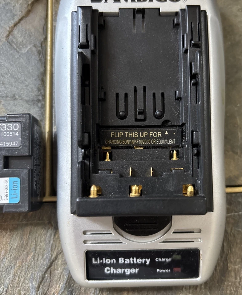 Sony CCD-TR818  Hi8 Analog Camcorder - Record Transfer Watch Video 8 Nightshot - Image 4 of 4