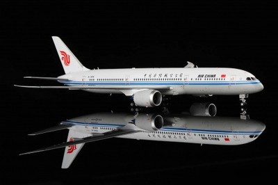 SQ Wings Boeing 787-9 Air China B-7878 1:200 Modellflugzeug