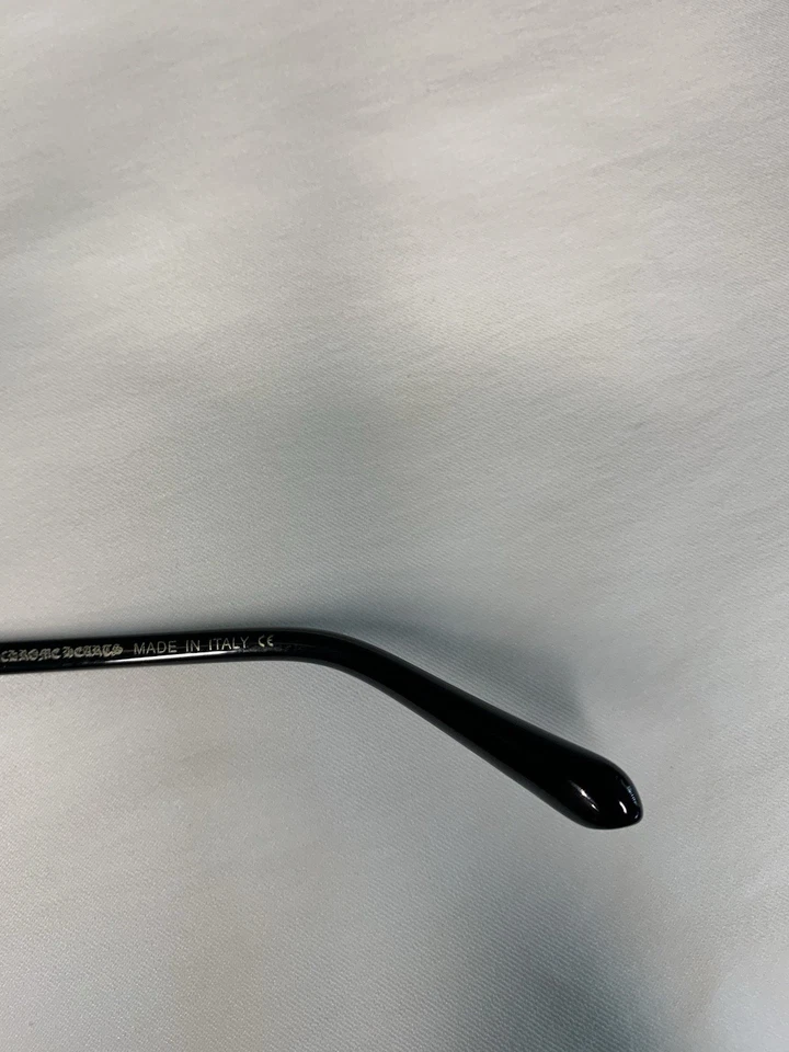 Gafas Chrome Hearts negras y doradas oscuras Foto 3 de 4