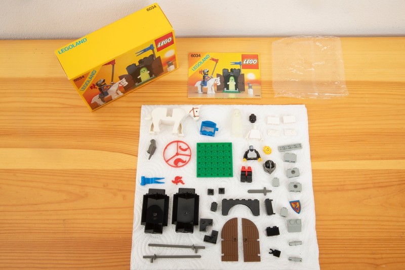 LEGO Castle 6034 Black Knights Black Monarch's Ghost with Box LIKE NEW