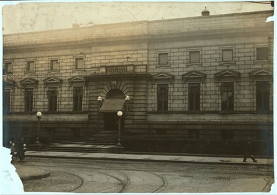 Photo:Public Library. Location: Fall River, Massachusetts / Lewis W. Hine.
