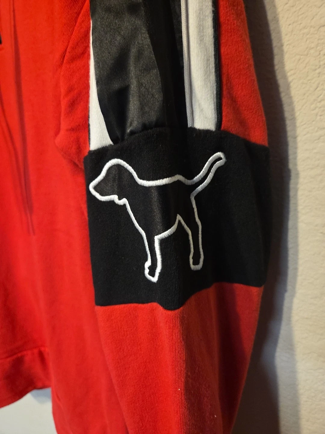 UNDERCOVER Victorias Secret rosa GRAFICA SHERPA PULLOVER felpa con cappuccio tunica in rosso donna M