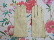 Vintage NOS New Dead Stock Creamy Yellow Italian Kid Leather Gloves--Size 6 1/2