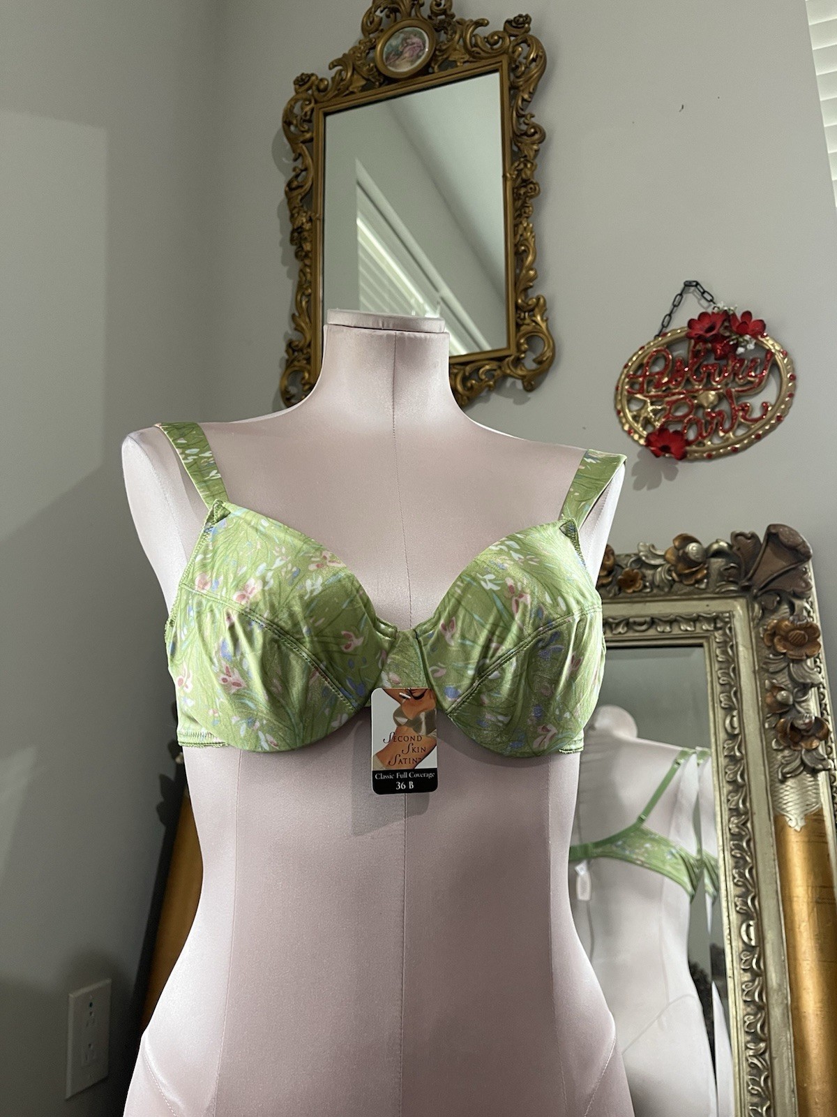Vintage Victoria’s Secret Second Skin Satin Green Floral  Bra – Size 36B NWT