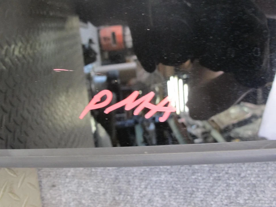 2015-2018 PPORSCHE MACAN ЗАДНИЙ ПАНОРАМНЫЙ ЛЮК СТЕКЛЯННАЯ ПАНЕЛЬ - Изображение 2 из 4