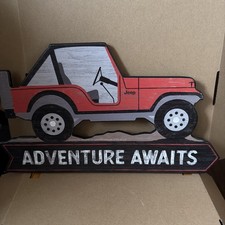 Insegna in legno Jeep "Adventure Awaits" 13 x 7,5 insegna garage