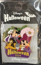 Japan Disney Store Halloween Mickey Minnie Pluto Pin 2004 Evil Queen Hook