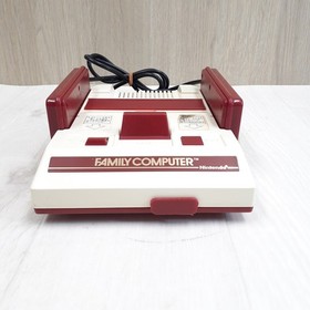 Nintendo Famicom Console in box  with 10 games Japanese Family Computer CIB