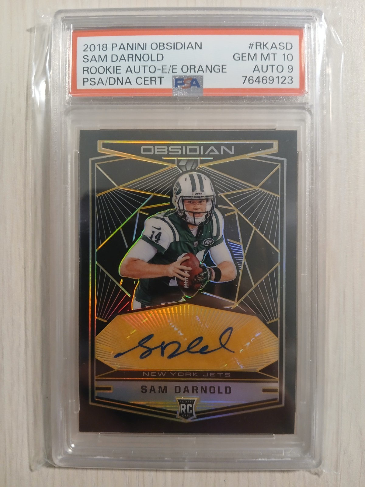 Sam Darnold Panini Obsidian Rookie Autographs #RKASD Electric Etch Orange